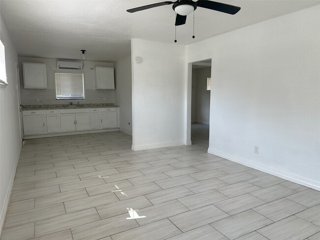 Foto del edificio - 3829 Mt Pleasant St