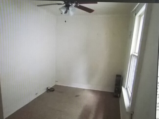 Building Photo - 426 Genet St