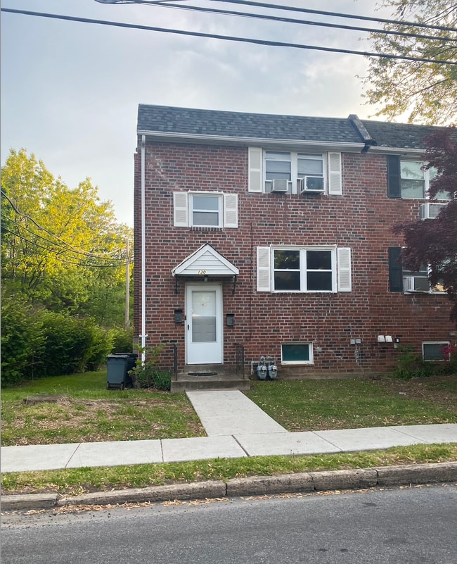 Building Photo - 130 Folcroft Ave