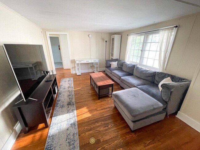 Foto del edificio - 705 E Seneca St