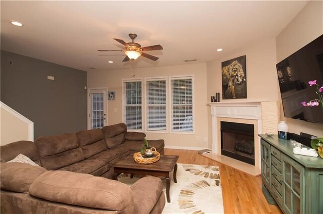 Building Photo - 2953 Wintercrest Pl