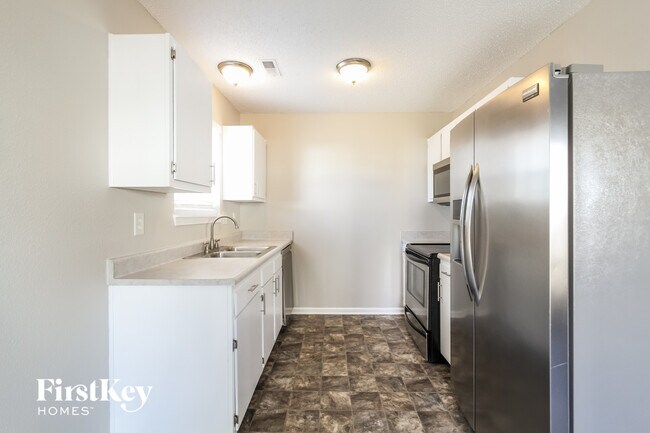 Foto del edificio - 9762 Trail Dr