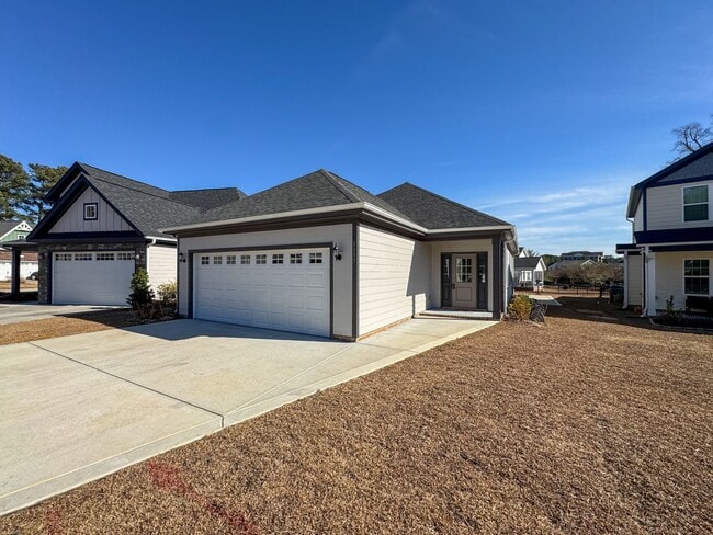 Building Photo - Stunning 3 Bed 2 Bath Home in Fayetteville