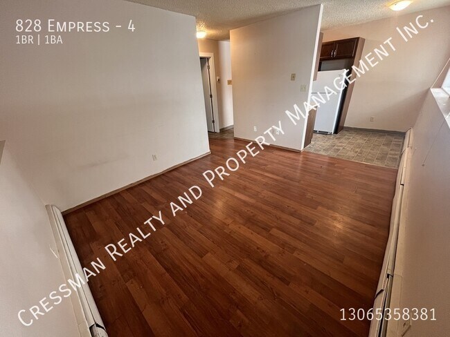 Photo du bâtiment - 1 bed, 1 bath APARTMENT located in Rosemont, Regina, SK.