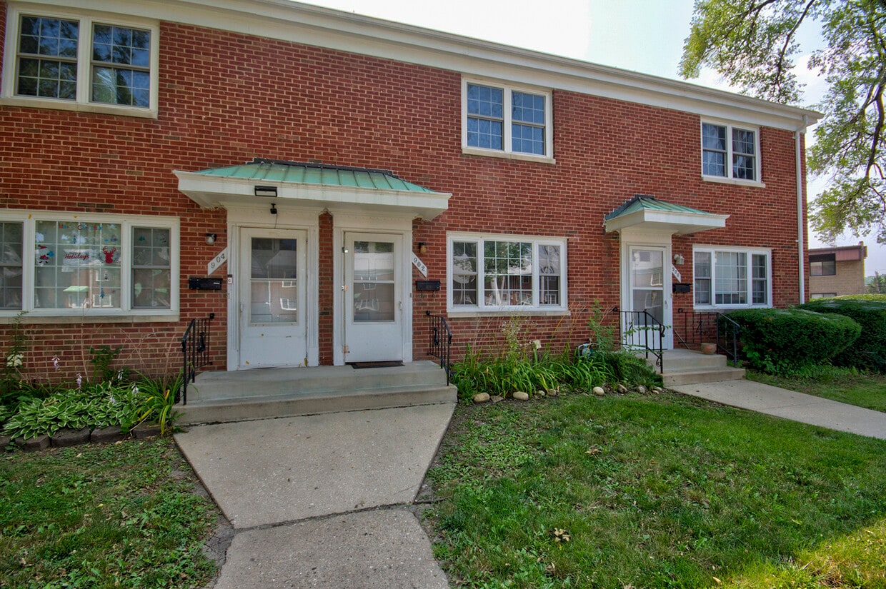 917 N Prairie Ave, Joliet, IL 60435 Townhome Rentals in Joliet IL