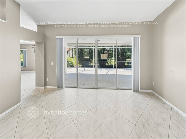 Foto del edificio - 9296 Lake Serena Dr