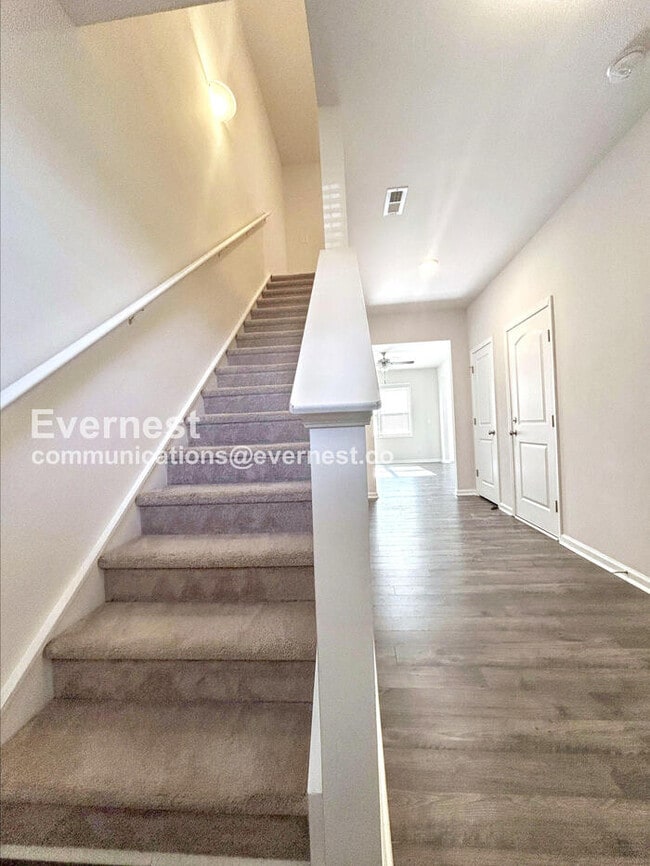 Foto del edificio - 8153 Sheffield Dr.