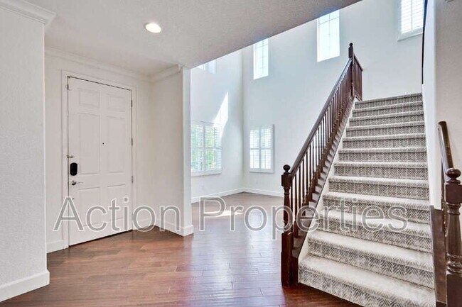 Building Photo - 675 W Esplanade Dr