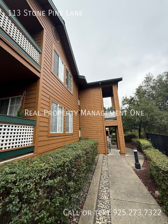 Building Photo - 113 Stone Pine Ln