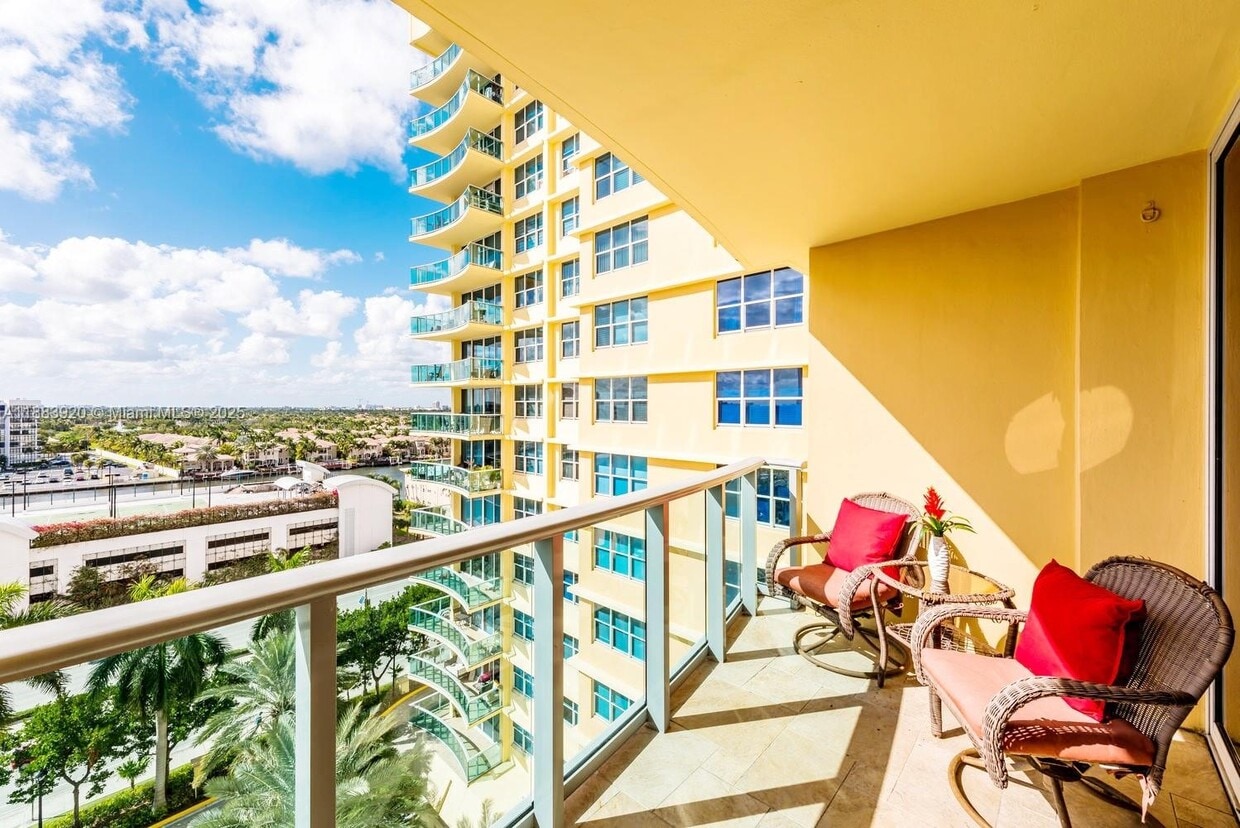 Primary Photo - 2501 S Ocean Dr
