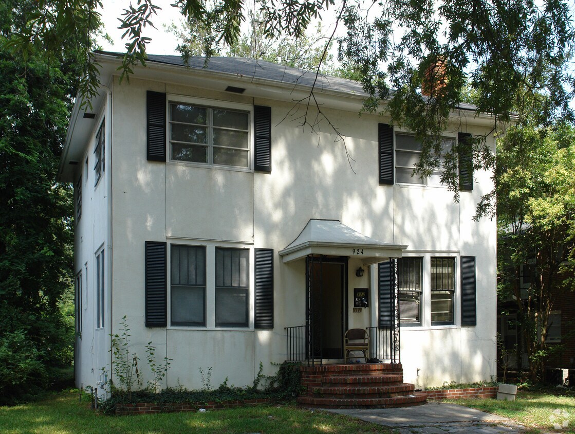 Primary Photo - 924 W Trinity Ave