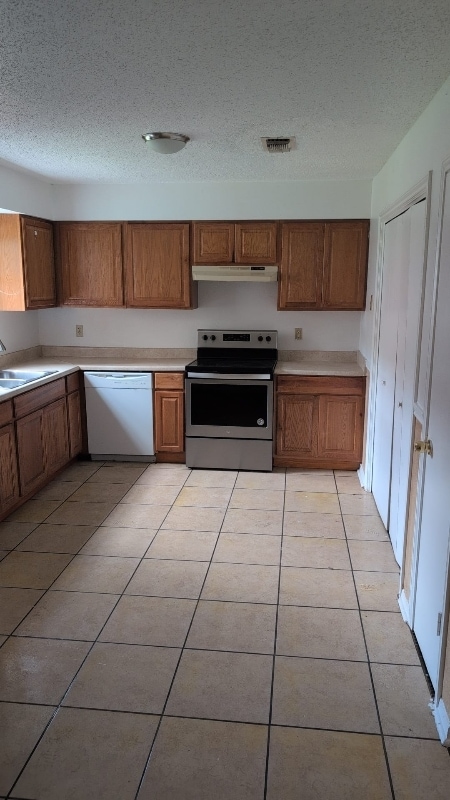 Building Photo - 1805 Cedarhill Dr