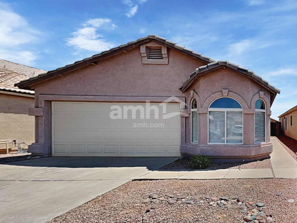 Foto principal - 4509 E Windsong Dr