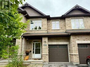 Building Photo - 1029 Ottenbrite Cres
