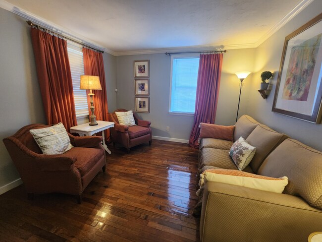 Foto del edificio - 1009 Caroline Ave