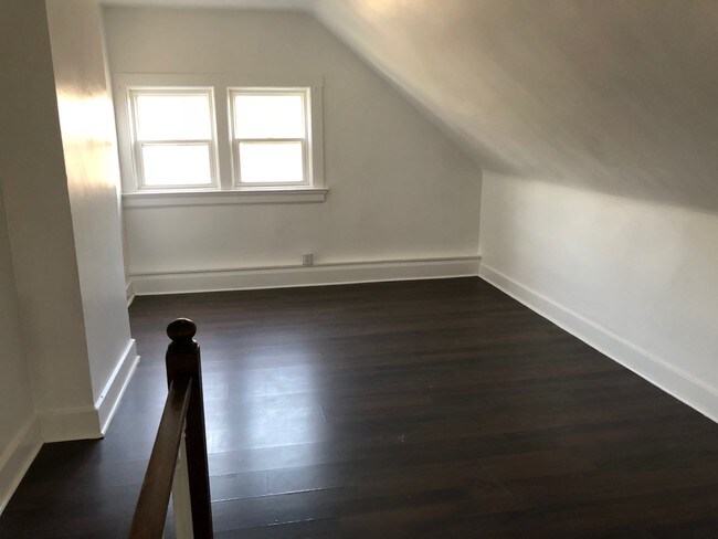 Building Photo - 425 Purcell Ave