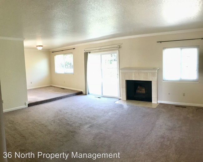 Building Photo - 3089 Messinger Dr