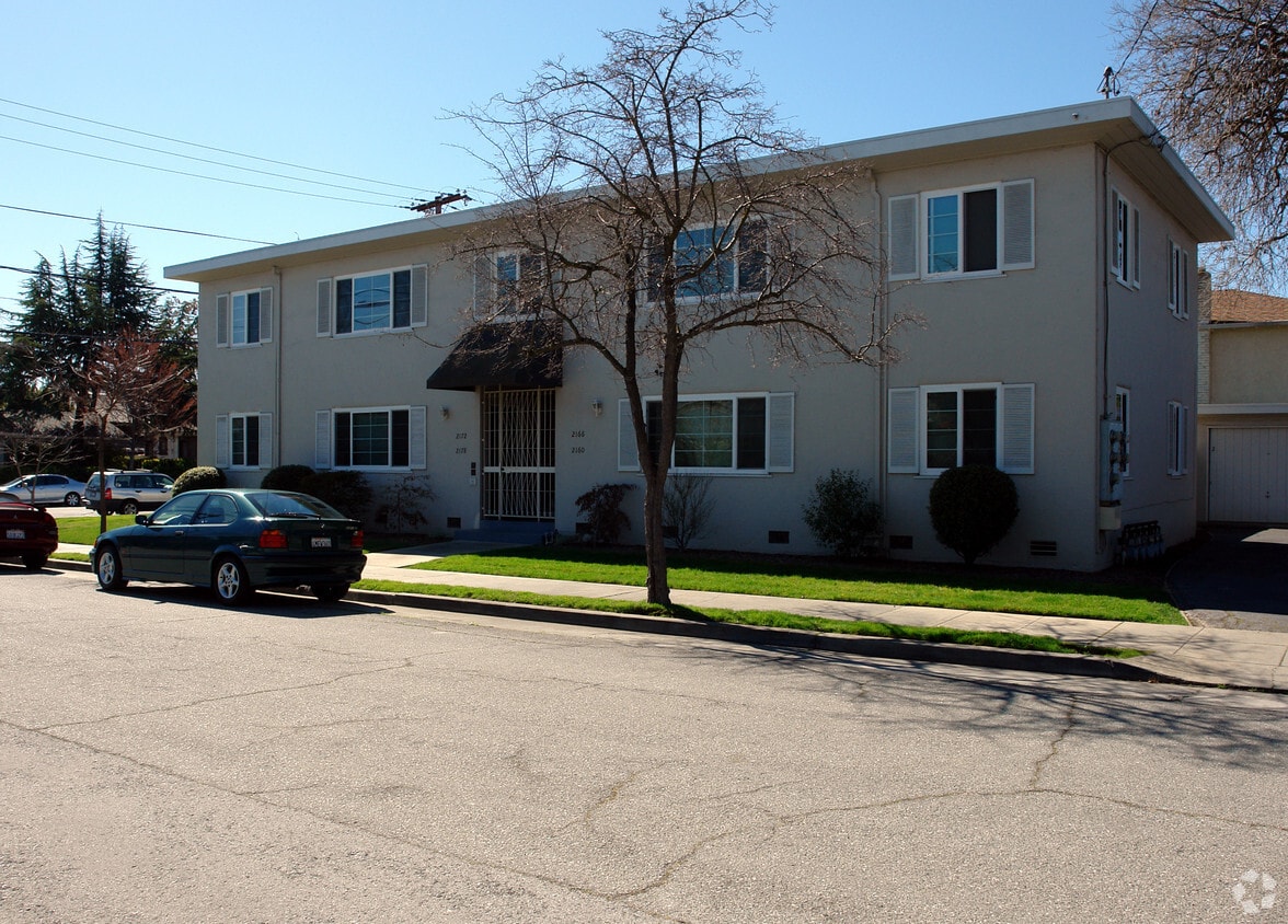 Building Photo - 2160 Yale St