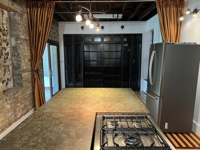 Foto del edificio - 2146 N Magnolia Ave