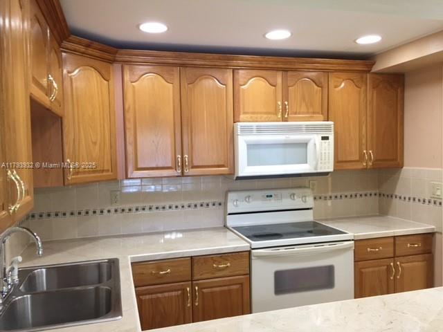 Foto del edificio - 9301 SW 92nd Ave