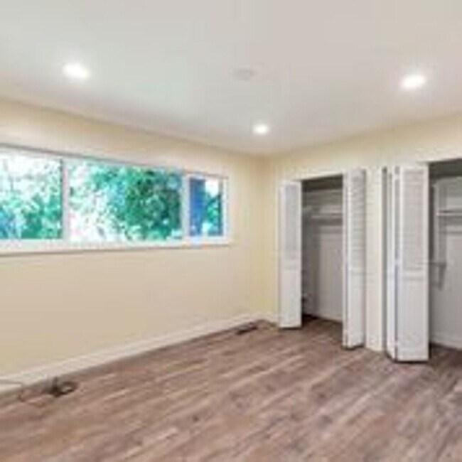 Building Photo - 95 W. 600 N. House for rent