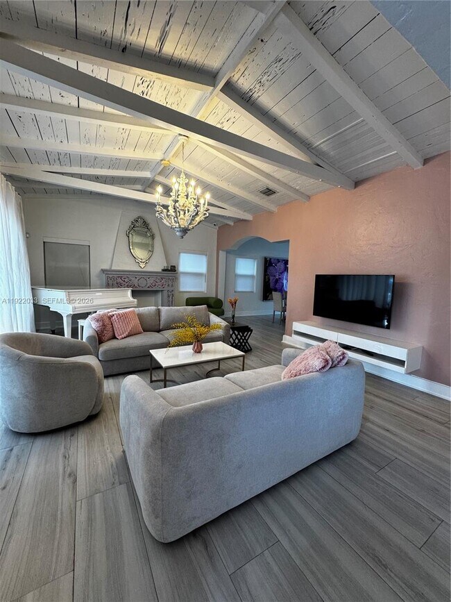 Foto del edificio - 3470 Sheridan Ave