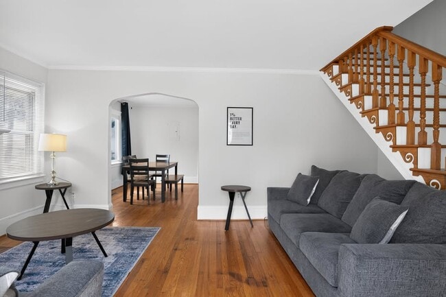 Foto del edificio - 443 Rollingwood Cir