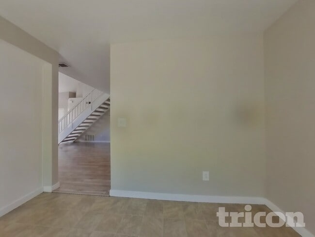 Building Photo - 254 Voyager Dr