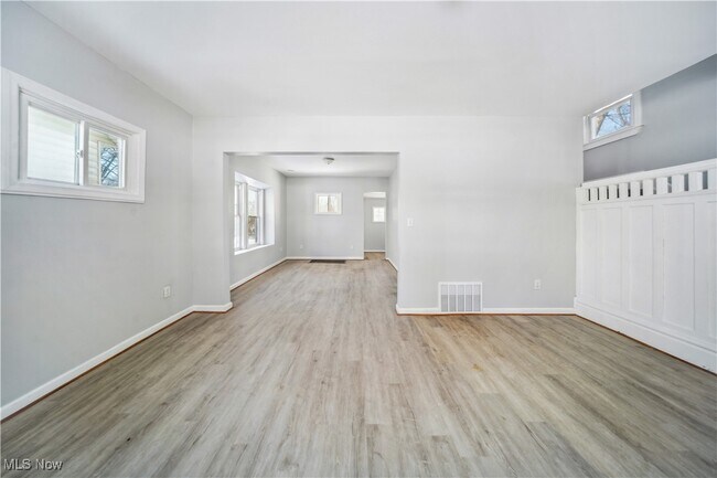 Foto del edificio - 702 Grace Ave