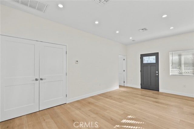 Building Photo - 1058 E Orange Grove Ave