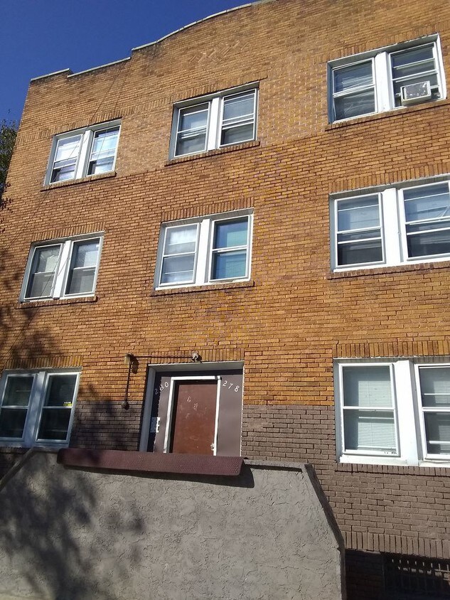 Primary Photo - 278-280 S 58th St