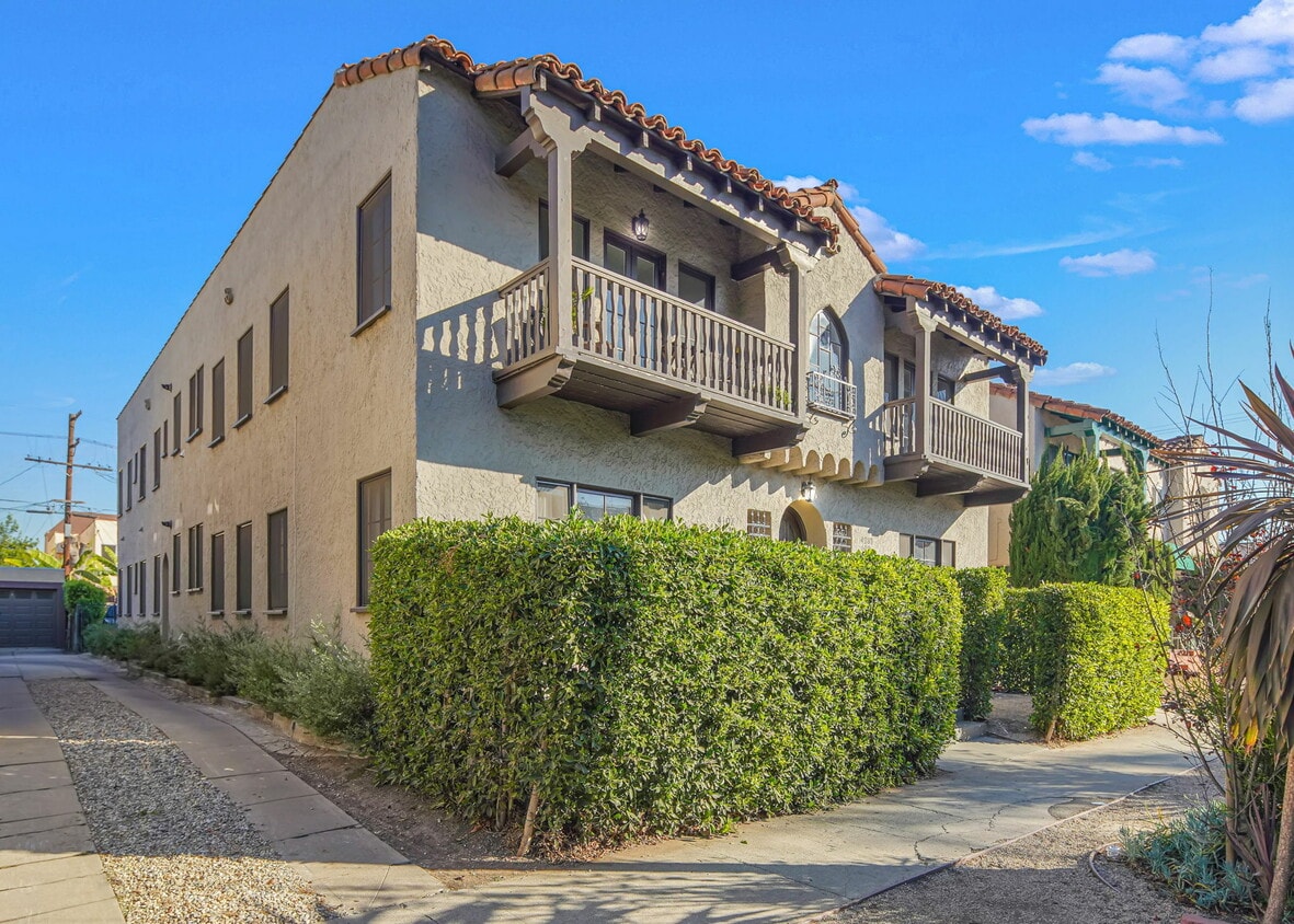 410 N Genesee Ave Condos in Los Angeles, CA Westside Rentals