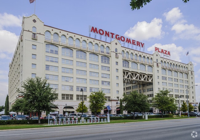 Montgomery Plaza