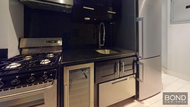 Foto del edificio - 336 E 18th St