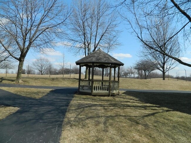 Foto del edificio - 2 bedroom in BLOOMINGDALE IL 60108