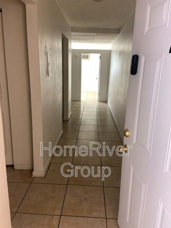 Foto del edificio - 8923 N 40th St