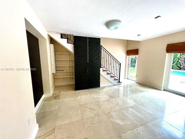 Building Photo - 10672 SW 77th Ave