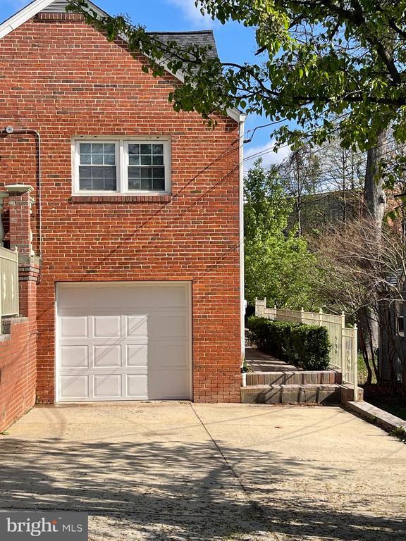 Primary Photo - 6308 Joslyn Pl