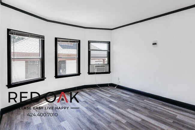 Building Photo - 2 Bedroom with Stainless Steel Appliances,...