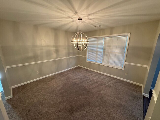 Foto del edificio - Beautiful 4 bed 3 Bath Home in Heart of Gr...