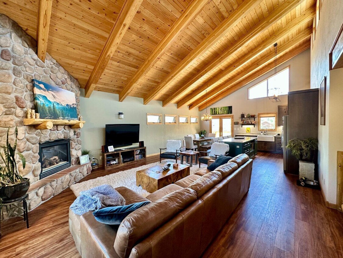 Foto principal - 966 Oak Ct