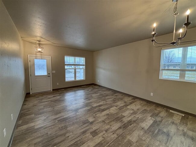 Foto del edificio - 354 Rising Star Ln