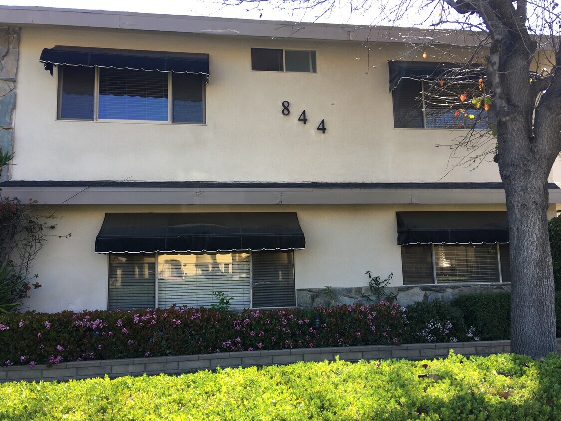 Building Photo - 844 S Marengo Ave
