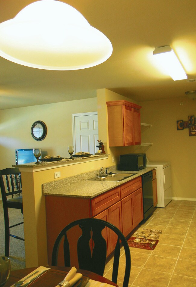 Bee Creek Apartment Homes Rentals Branson, MO