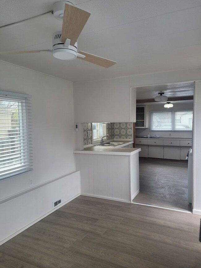 Building Photo - one bedroom with office