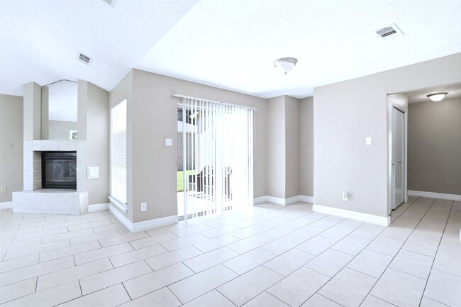 Building Photo - 7502 Addicks Clodine Rd