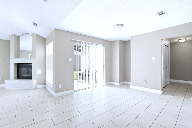 Foto del edificio - 7502 Addicks Clodine Rd