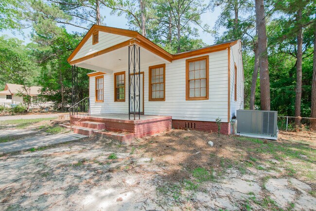 Building Photo - Move-In Ready Columbia Home!