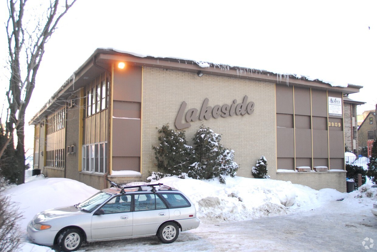 Foto del edificio - Lakeside Apartments