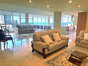 Building Photo - 100 Lincoln Rd